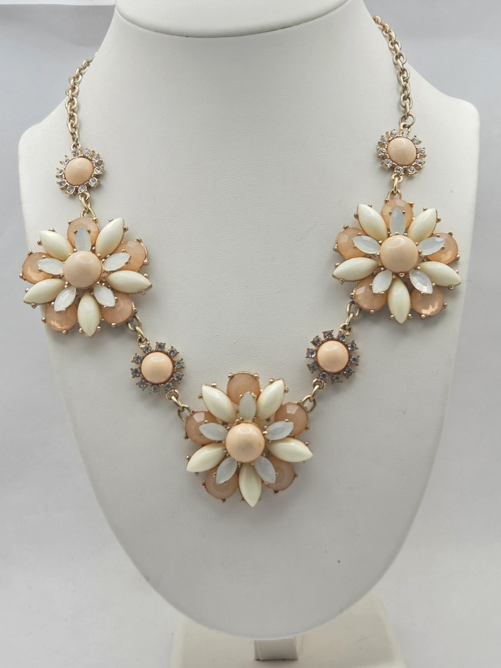 Vintage Style Peach Cream Floral Statement Necklace Gold Tone 21"